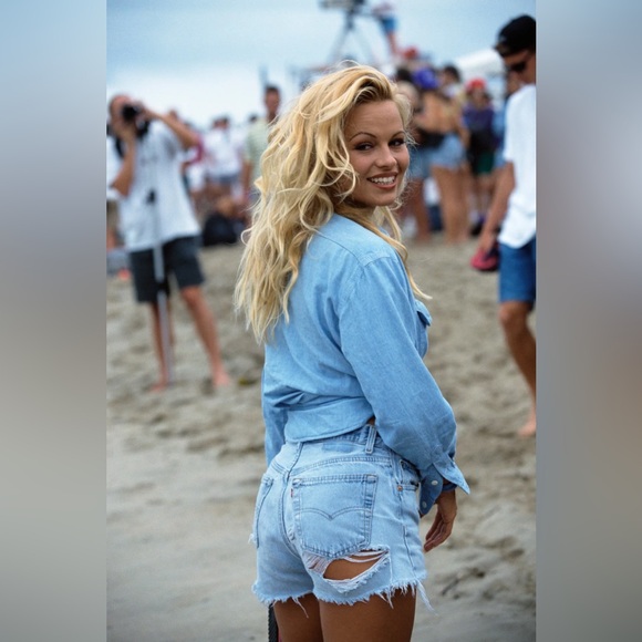 Vintage Levi's 505 Dad/Mom Shorts 36 Reg Fit 2005 Light Wash Y2K Denim No Patch - Picture 10 of 10